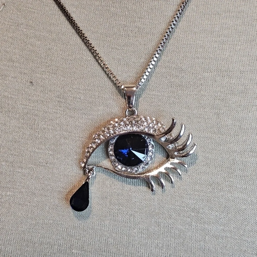 NWT HEALING EVIL EYE STATEMENT NECKLACE